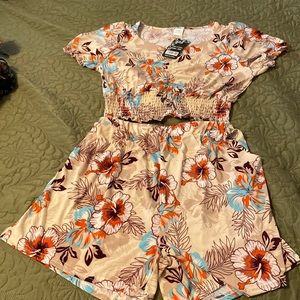 2 piece set. Super cute not worn. Shorts have pockets!